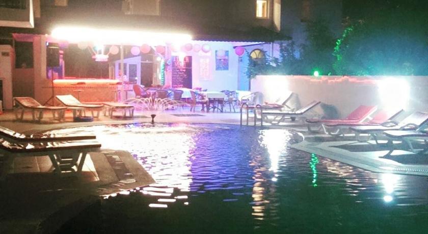 Tolan Apartments İçmeler Luaran gambar