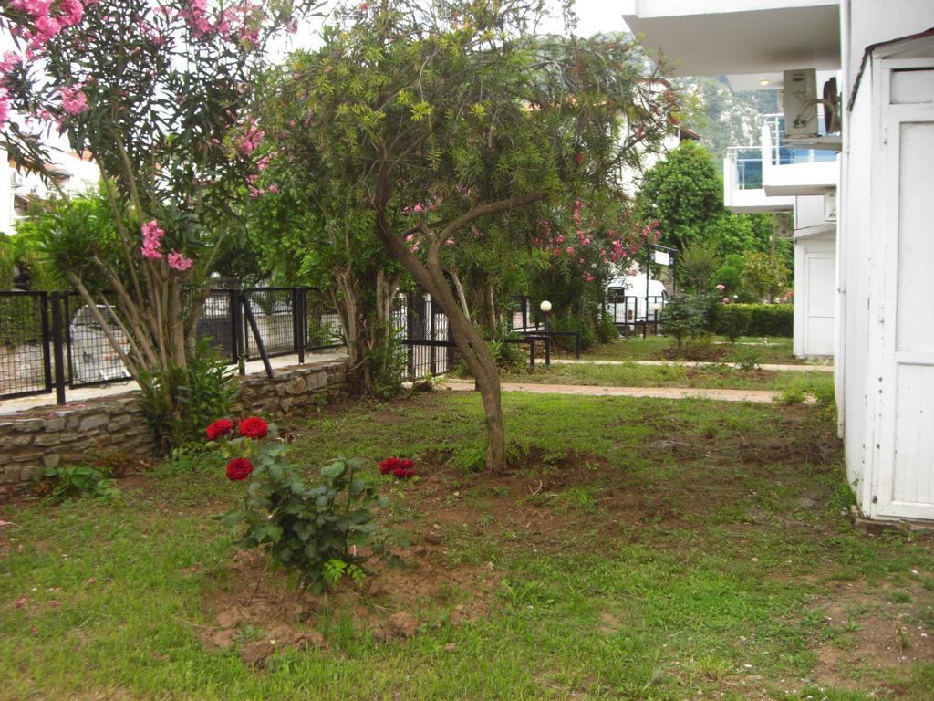 Tolan Apartments İçmeler Luaran gambar