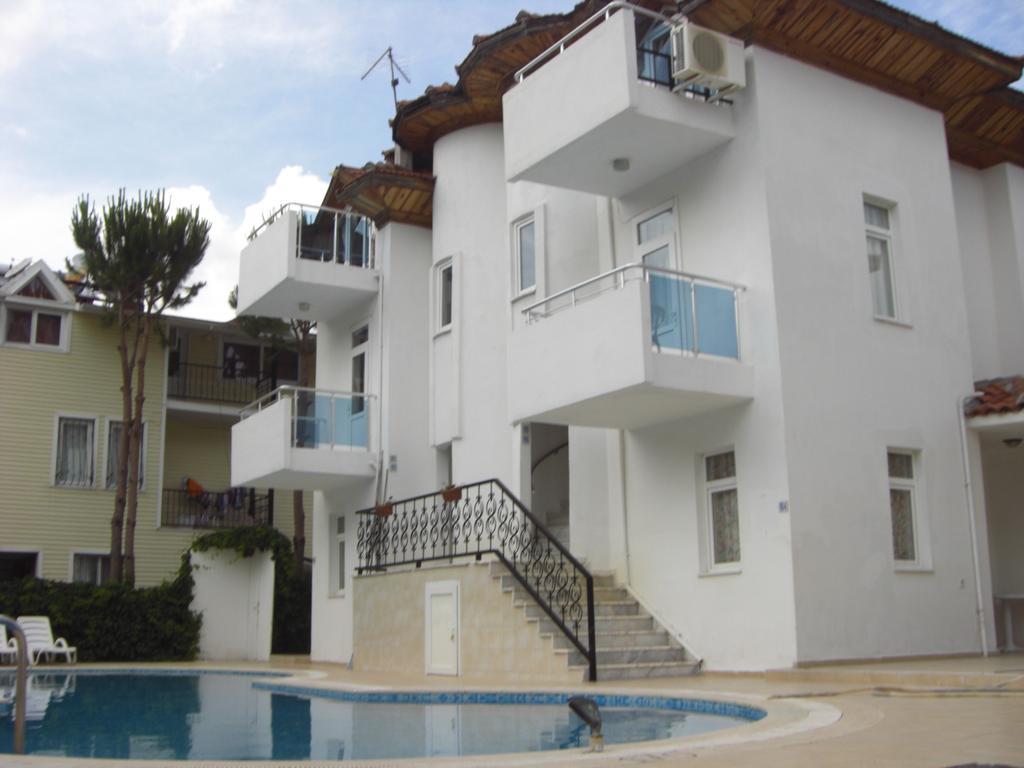 Tolan Apartments İçmeler Luaran gambar