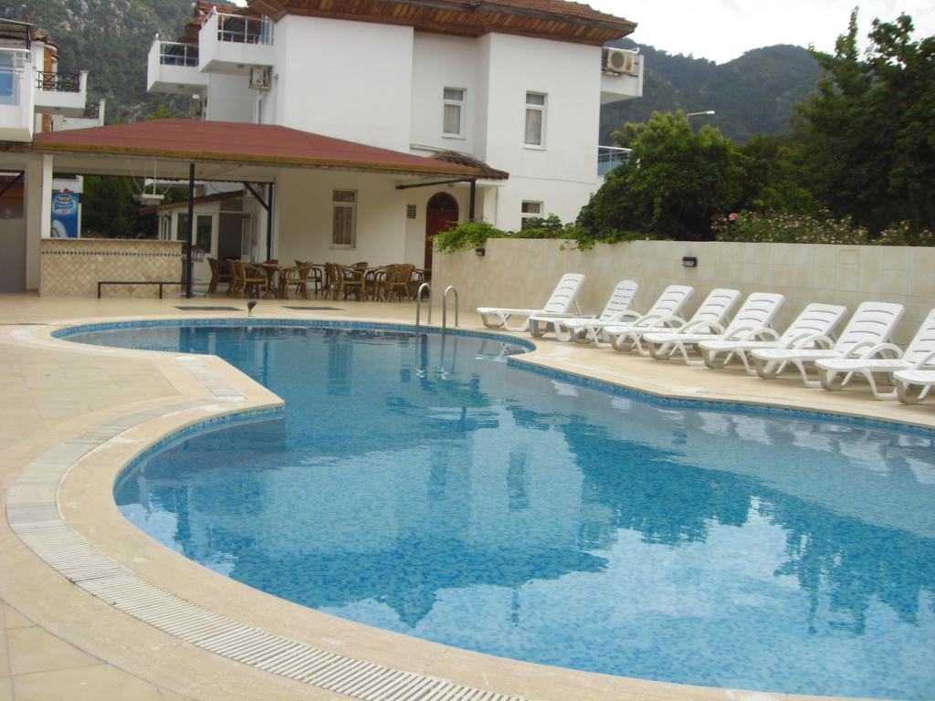 Tolan Apartments İçmeler Luaran gambar