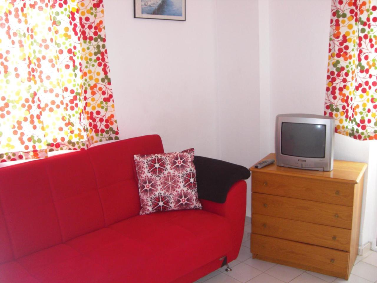 Tolan Apartments İçmeler Bilik gambar