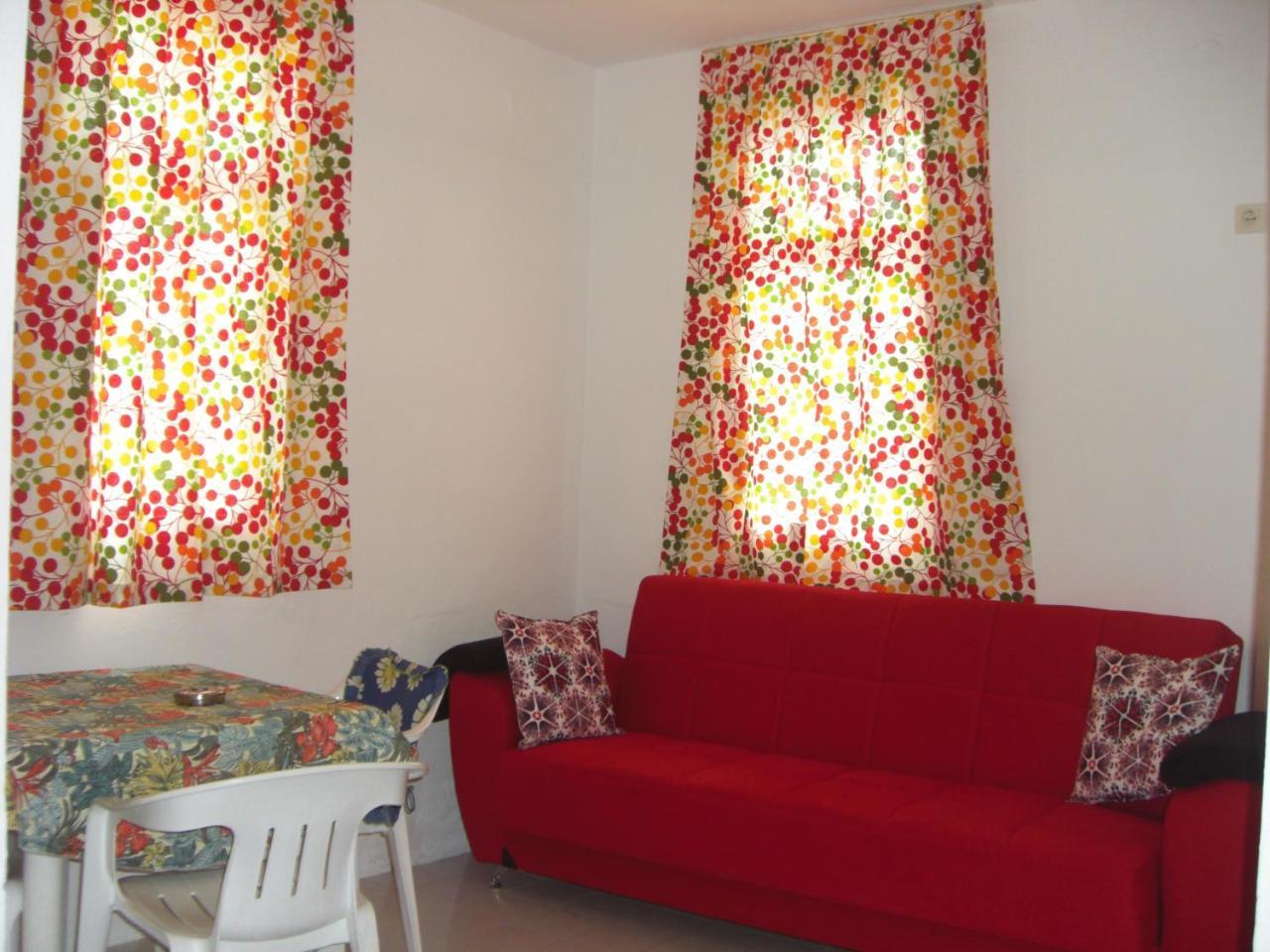 Tolan Apartments İçmeler Bilik gambar